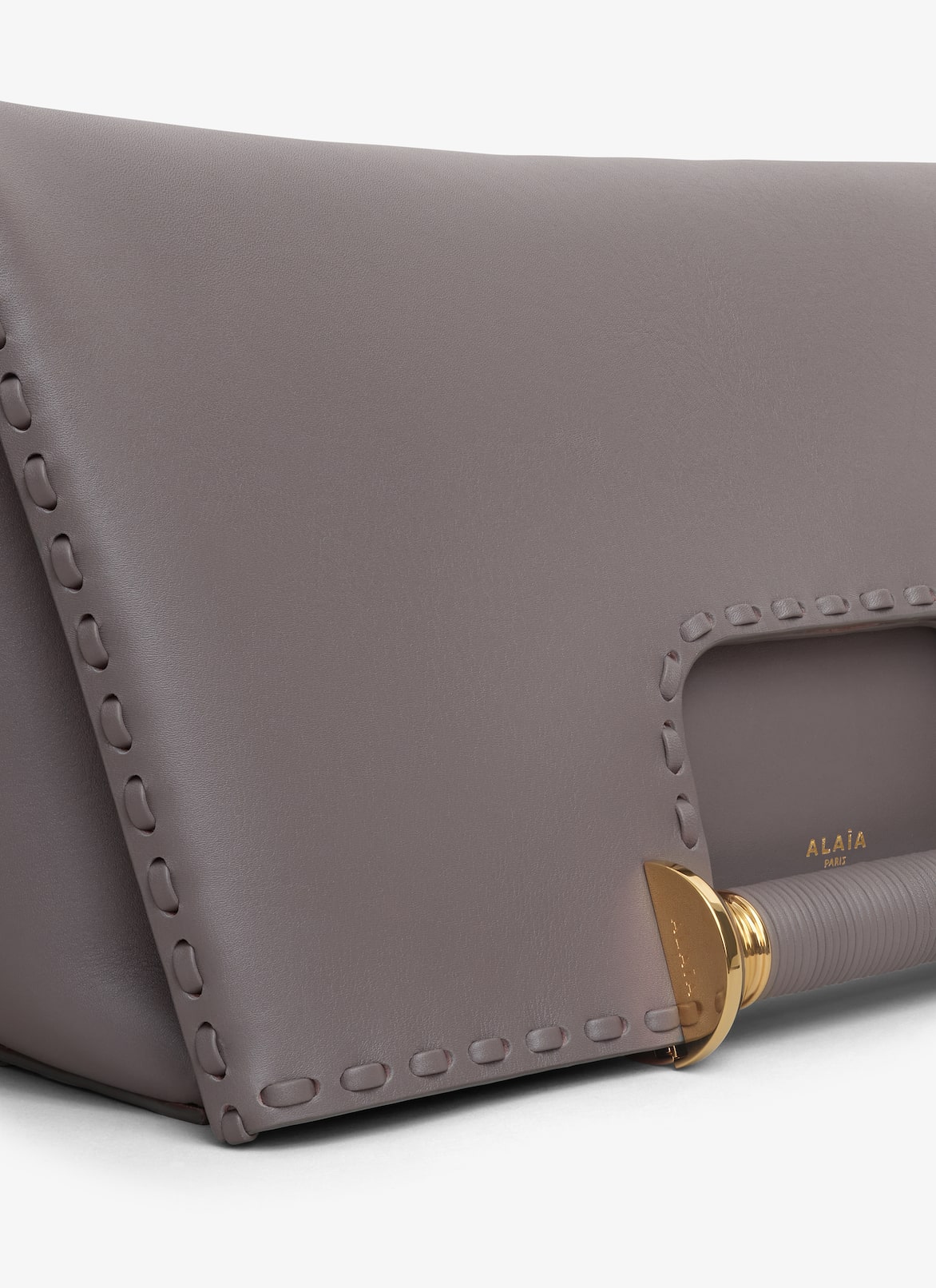 송아지 가죽 BOBINE 토트 백 ALAÏA BROWNISH GREY 송아지 가죽 BOBINE 토트 백